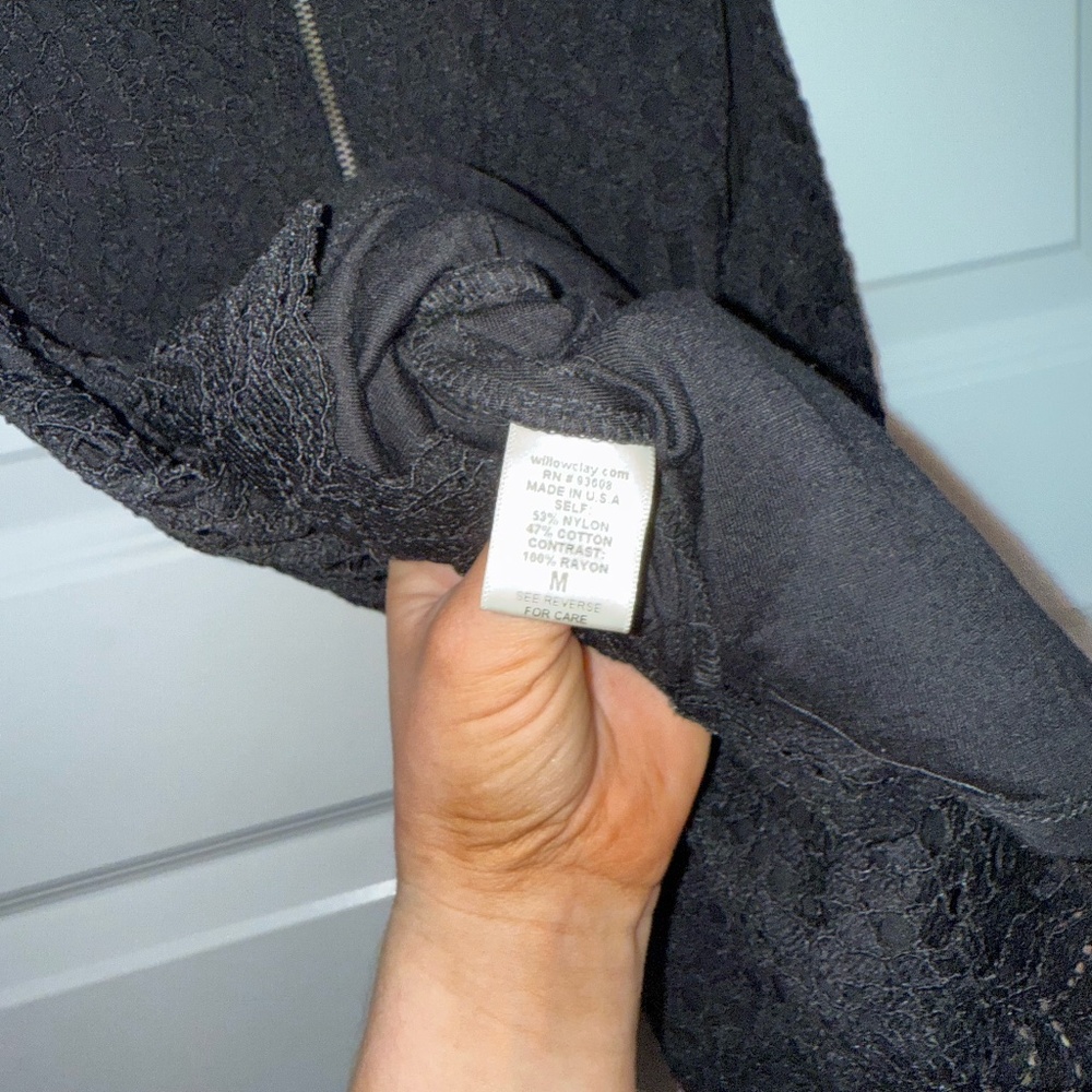 Willow & Clay Black Lace Peplum Tank Top Size Medium - Picture 3 of 8